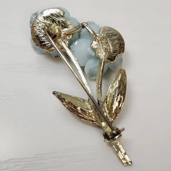 Vintage CORO Baby Blue Porcelain Double Rose Enameled Leaf Brooch Pin - Picture 3 of 11